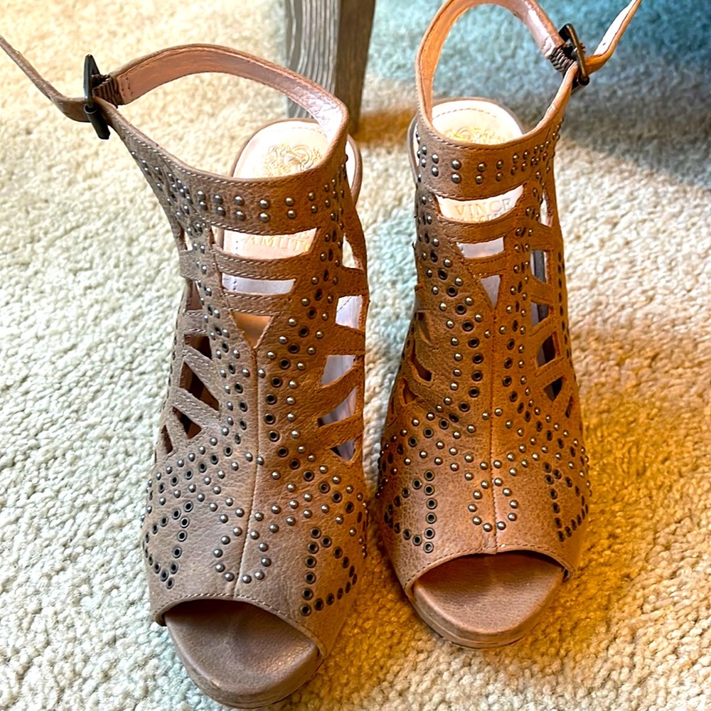 Vince Camuto sling back peep toe size 36.5